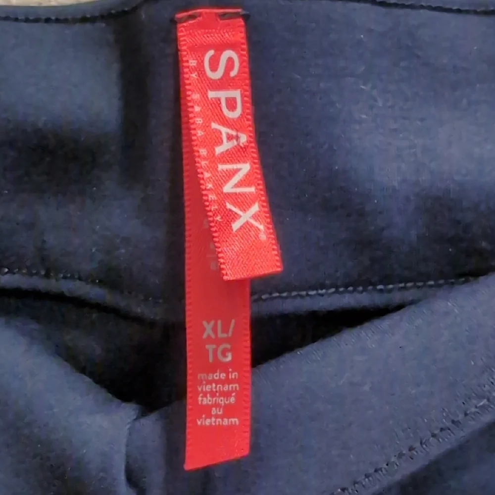 New SPANX Dark Blue Pants - Picture 2 of 5